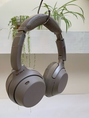 For Parts Sony WH-1000X M3 Wireless Over-Ear Headphones in Beige - Working